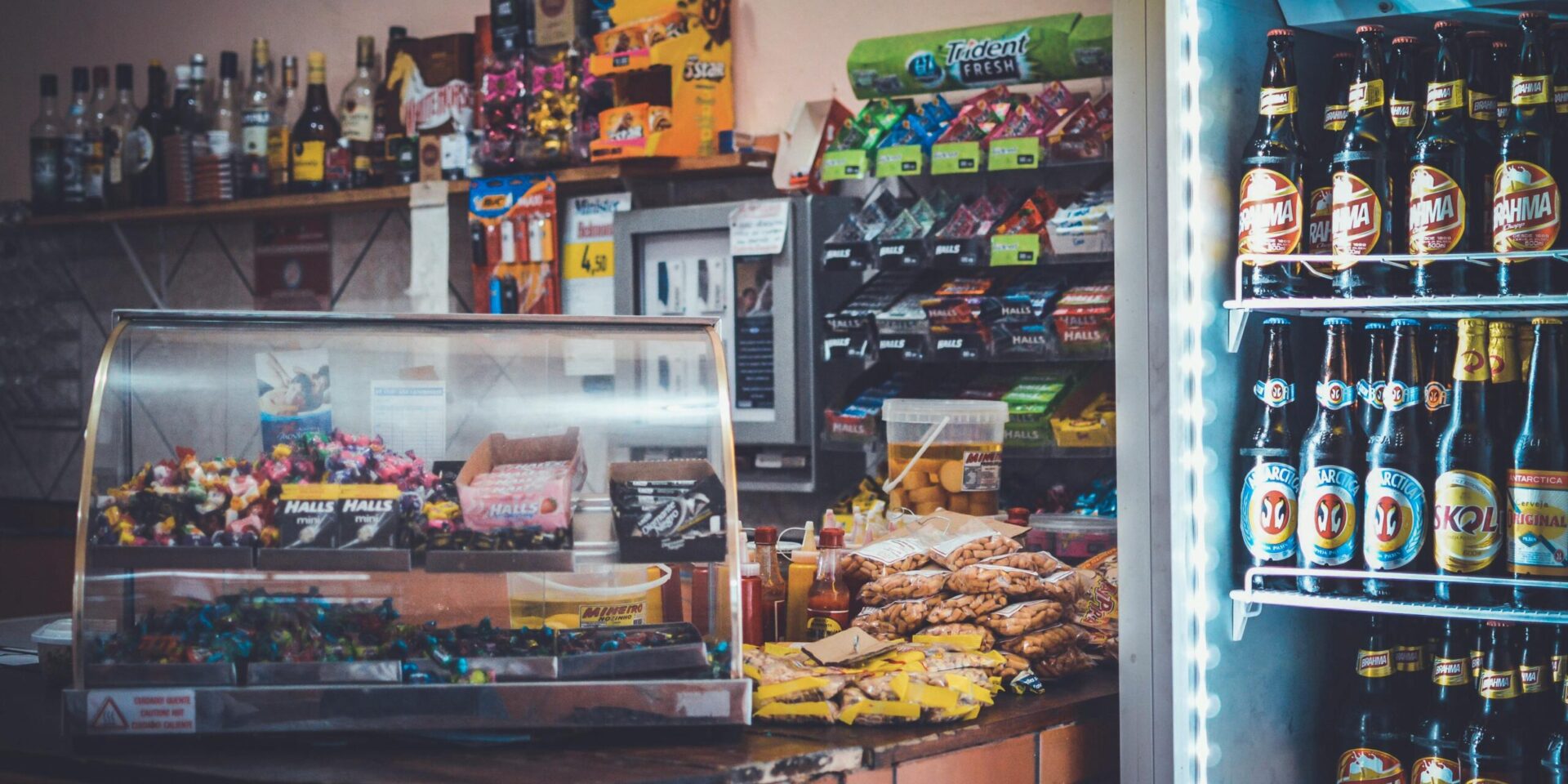 Convenience store shelf displaying products like kratom, highlighting the false sense of safety from buying kratom at gas stations or stores.